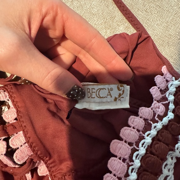 BECCA one piece - Picture 4 of 6